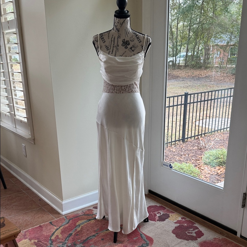 Selfie Leslie White Lace Dress